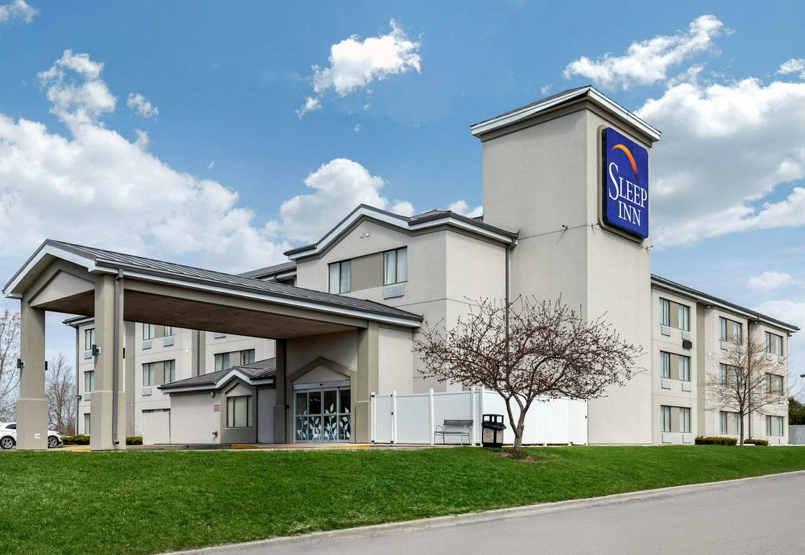 Sleep Inn near Great Lakes Naval Base hotel hero