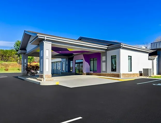 Super 8 Daleville/Roanoke hotel detail image 1