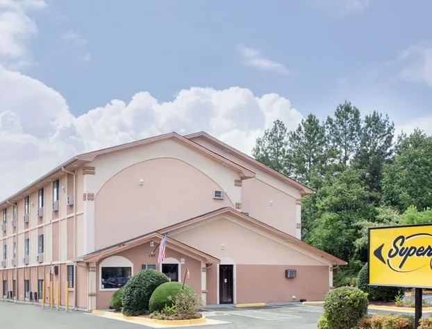 Super 8 by Wyndham Warner Robins hotel detail image 1