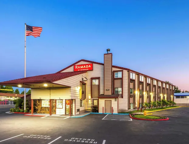 Ramada by Wyndham Medford Airport North hotel detail image 2