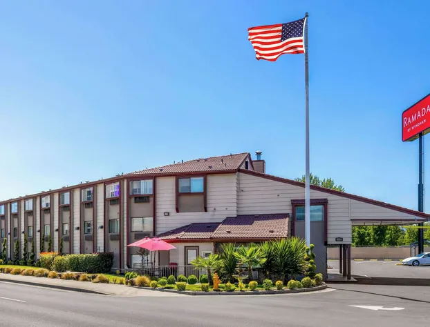 Ramada by Wyndham Medford Airport North hotel detail image 3