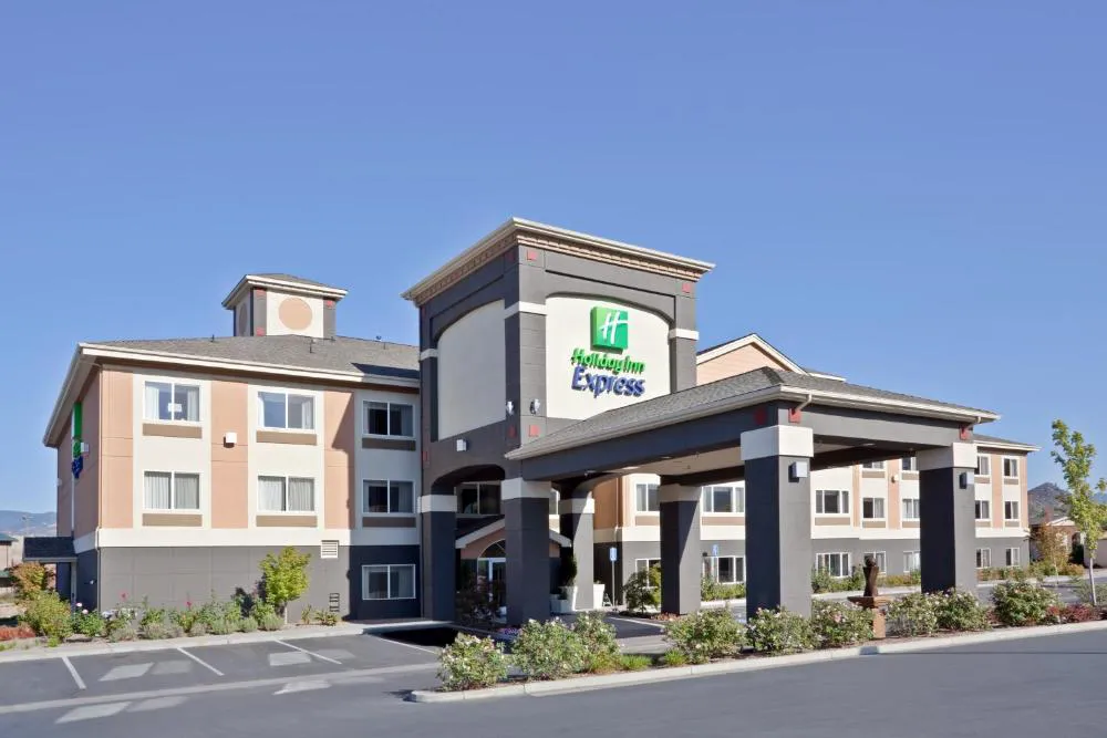 Holiday Inn Express & Suites Ashland by IHG hotel hero