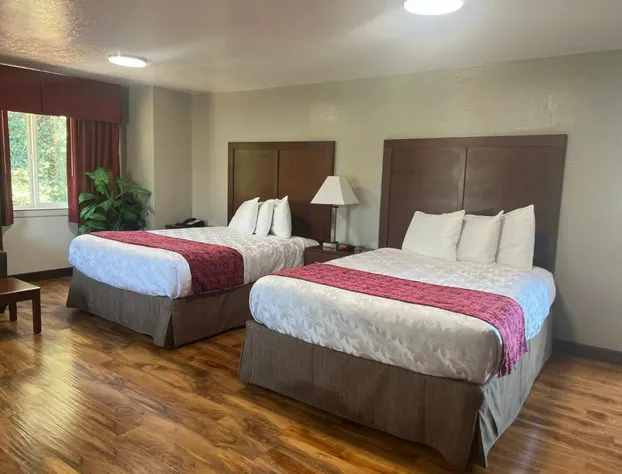 Red Carpet Inn Medford hotel detail image 4