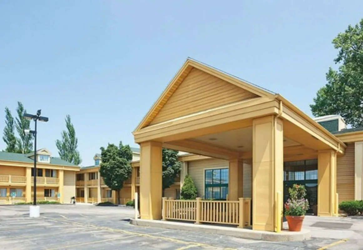 La Quinta Inn by Wyndham Oshkosh hotel hero
