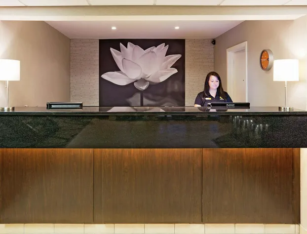 La Quinta Inn by Wyndham Oshkosh hotel detail image 2