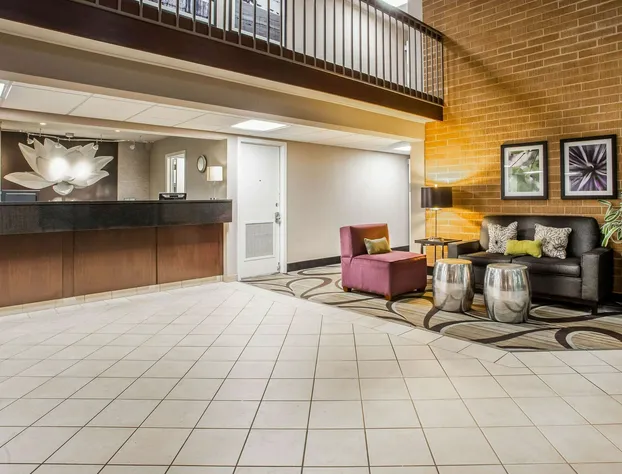 La Quinta Inn by Wyndham Oshkosh hotel detail image 3