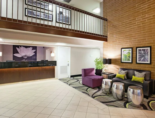 La Quinta Inn by Wyndham Oshkosh hotel detail image 4