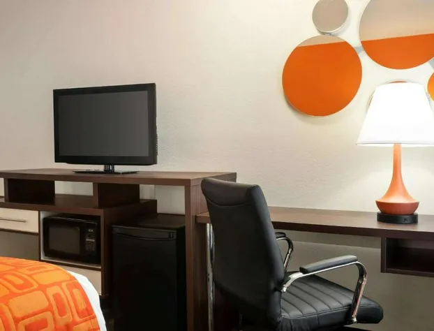 Howard Johnson by Wyndham Appleton hotel detail image 3