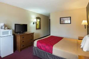 Econo Lodge Junction City I-70 Near Fort Riley hotel detail image 2