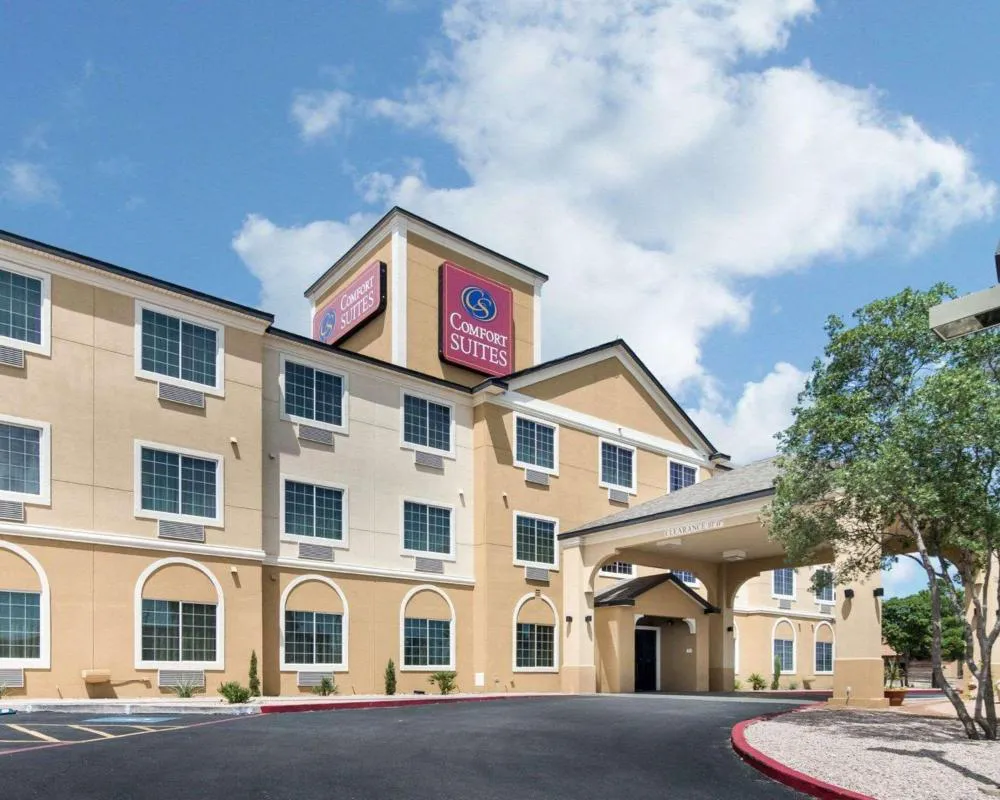 Comfort Suites Odessa near University hotel hero