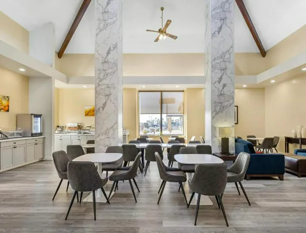 Comfort Inn & Suites Near Fallon Naval Air Station hotel detail image 4