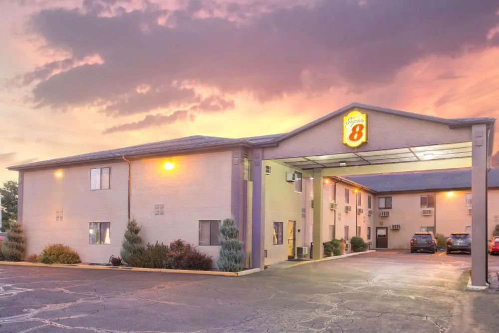 Super 8 by Wyndham Elko hotel hero