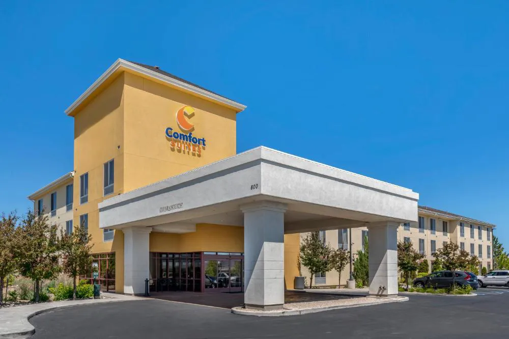 Comfort Suites Fernley hotel hero