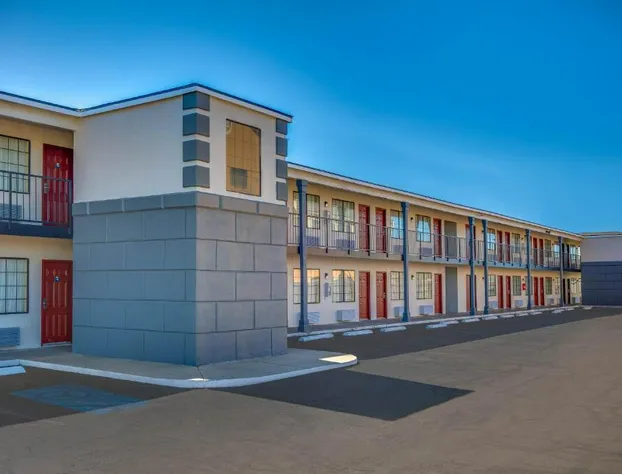 Days Inn by Wyndham Waco Near Downtown/University hotel detail image 1