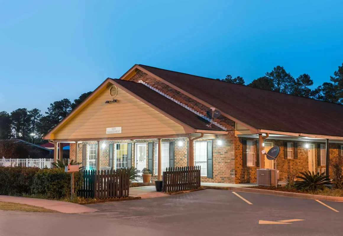 Travelodge by Wyndham Santee hotel hero