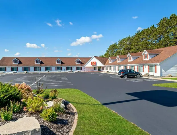 Econo Lodge Inn & Suites hotel detail image 2