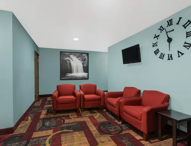 Super 8 by Wyndham Eau Claire I-94 hotel detail image 3