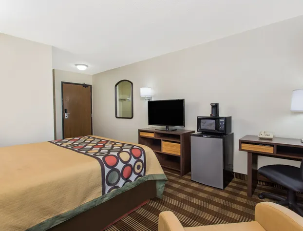 Super 8 by Wyndham Eau Claire I-94 hotel detail image 4