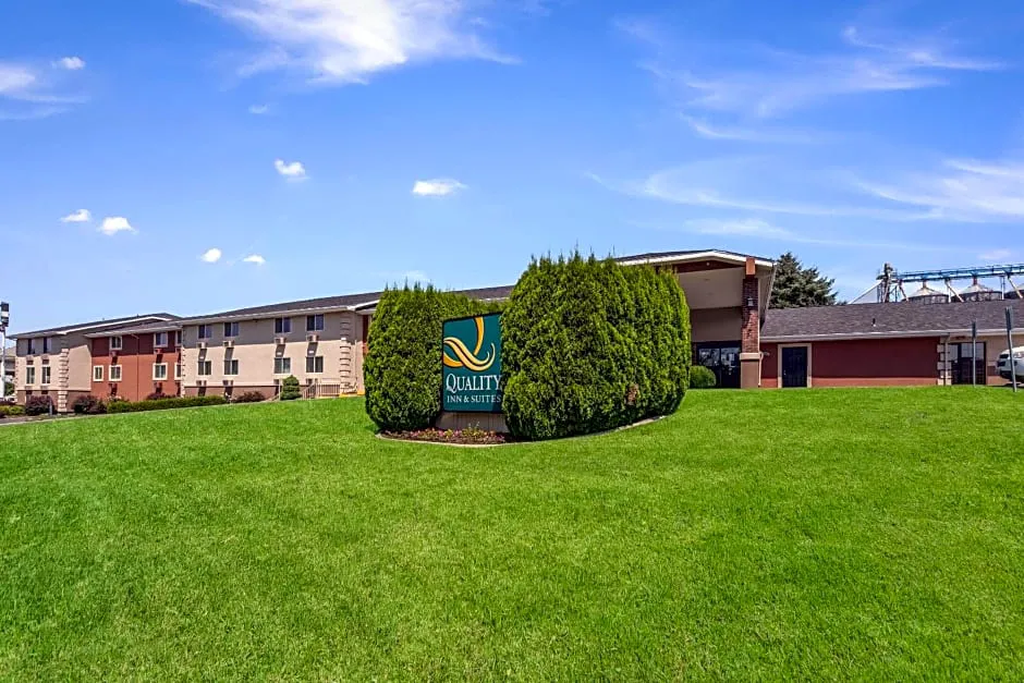 Quality Inn & Suites Downtown Walla Walla hotel hero