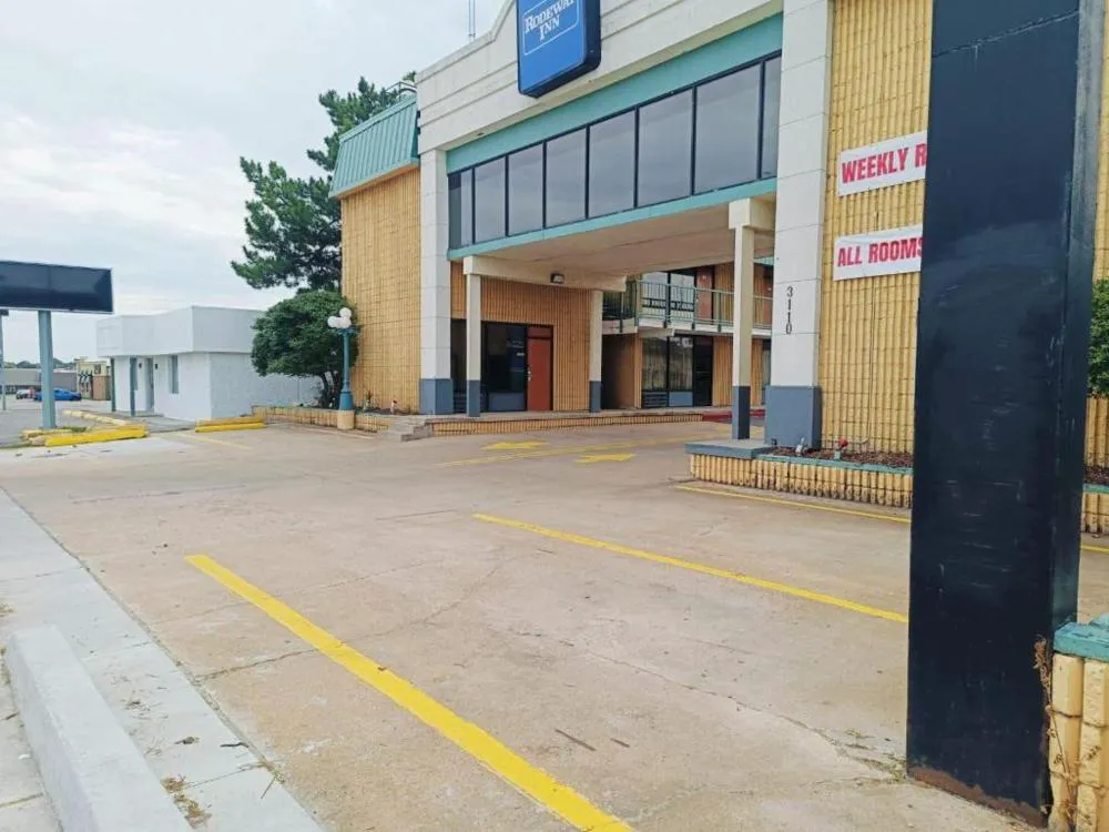 Capital O Travelers Inn Lawton Fort Sill hotel hero