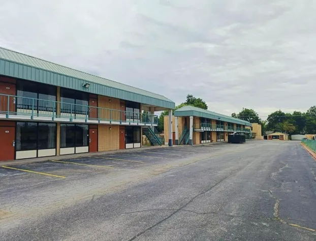 Capital O Travelers Inn Lawton Fort Sill hotel detail image 1