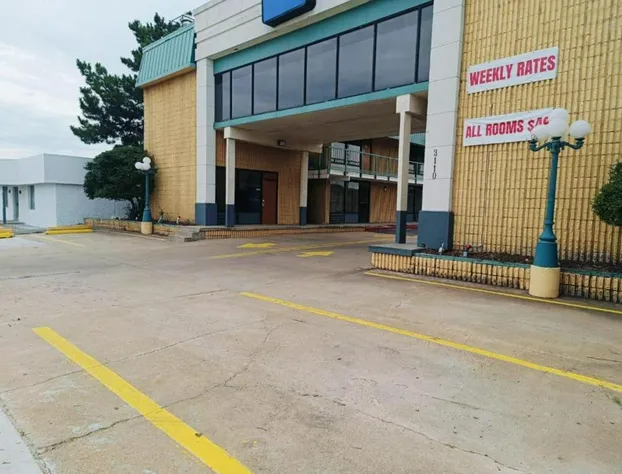 Capital O Travelers Inn Lawton Fort Sill hotel detail image 2