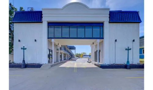 Capital O Travelers Inn Lawton Fort Sill hotel detail image 2