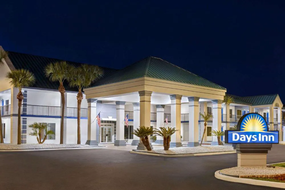 Days Inn by Wyndham Kingsland GA hotel hero