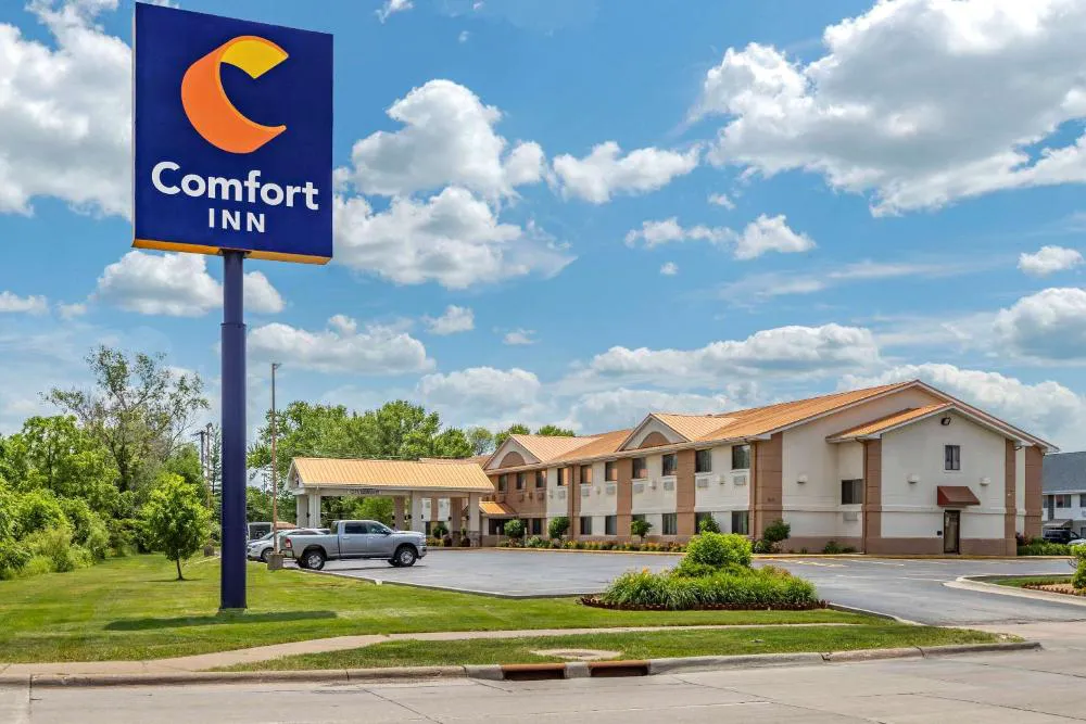 Comfort Inn Moline - Quad Cities hotel hero