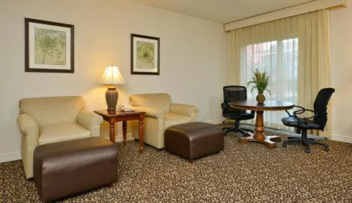 Best Western Plus Steeplegate Inn hotel detail image 2