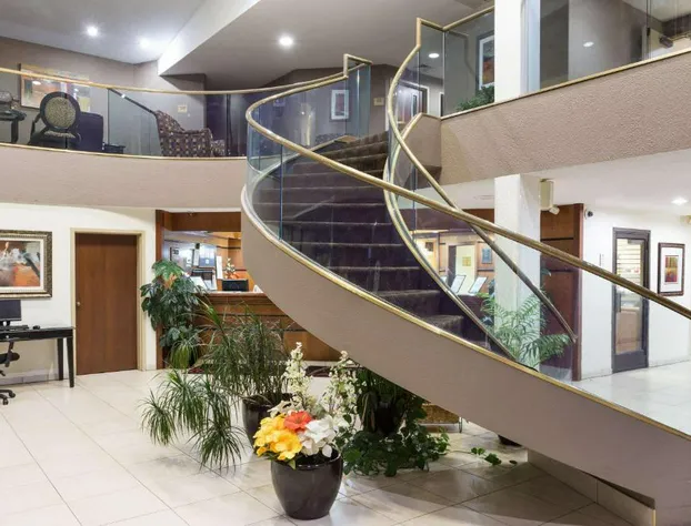 Ramada by Wyndham Bettendorf hotel detail image 2