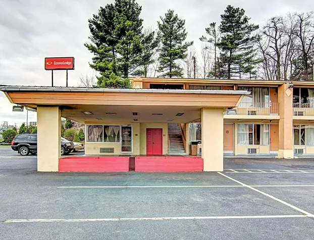 Econo Lodge Wytheville I-77 & I-81 hotel detail image 1
