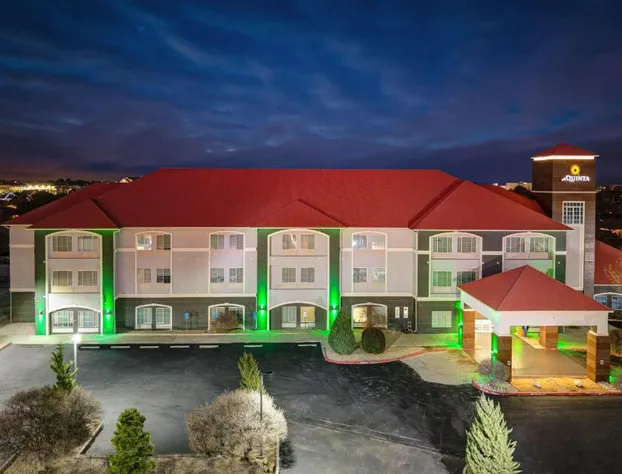 La Quinta Inn & Suites by Wyndham Hobbs hotel detail image 2