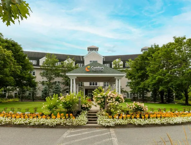 Comfort Inn & Suites Near Burke Mountain hotel detail image 2