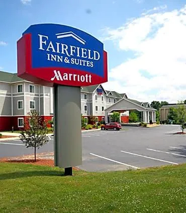 Fairfield Inn and Suites White River Junction hotel detail image 1