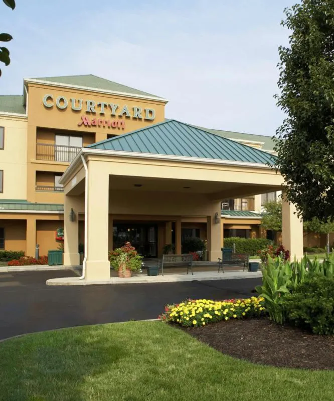Courtyard by Marriott Newark Granville hotel hero