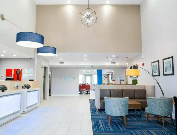 Holiday Inn Express & Suites Lake Forest by IHG hotel detail image 2