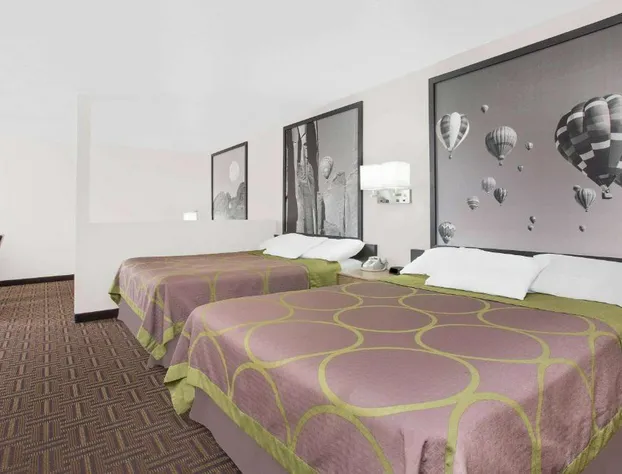 Super 8 by Wyndham Bloomfield hotel detail image 4