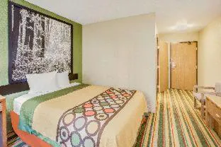 Super 8 by Wyndham Grayling hotel detail image 2