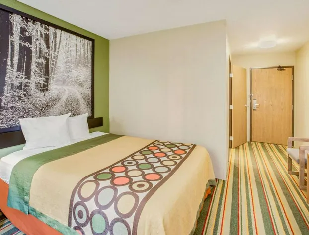 Super 8 by Wyndham Grayling hotel detail image 1