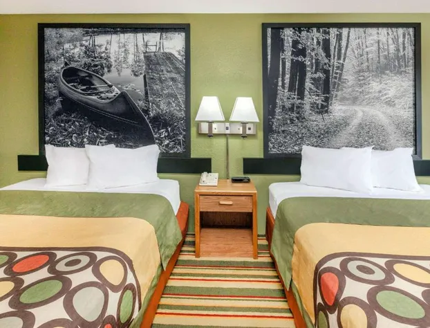 Super 8 by Wyndham Grayling hotel detail image 2