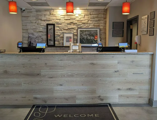 Country Inn & Suites by Radisson, Covington, LA hotel detail image 2