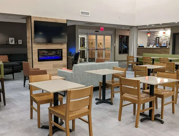 Country Inn & Suites by Radisson, Covington, LA hotel detail image 3