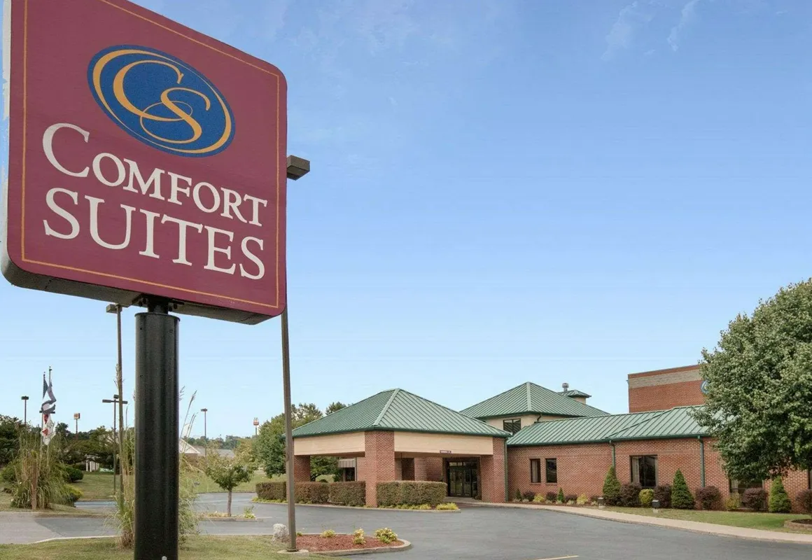 Comfort Suites Parkersburg South hotel hero