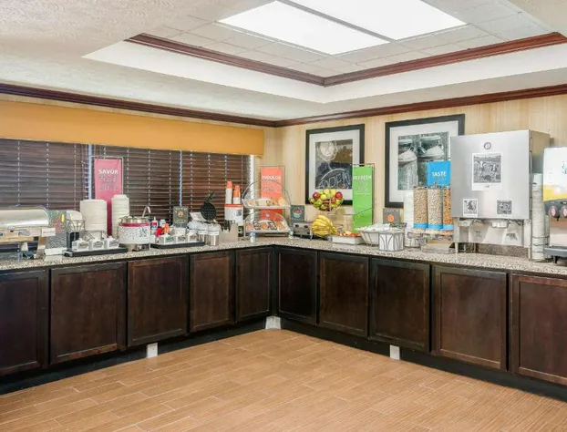 Hampton Inn Parkersburg-Mineral Wells hotel detail image 4