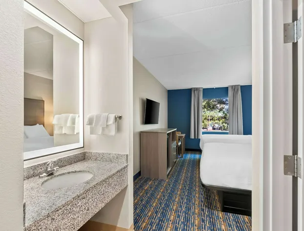 Quality Inn Shepherdstown hotel detail image 2