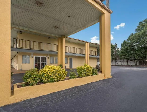 Econo Lodge Thomaston hotel detail image 2