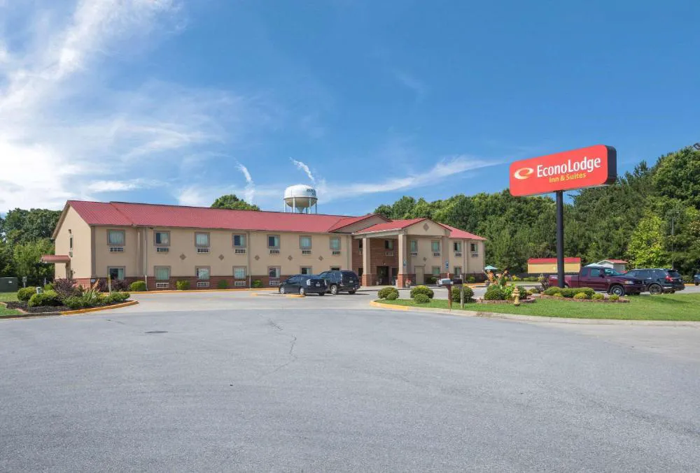 Econo Lodge Inn & Suites Rockmart hotel hero