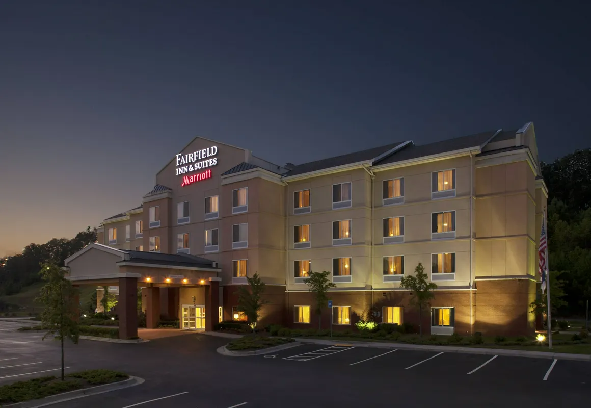 Fairfield Inn & Suites by Marriott Cartersville hotel hero