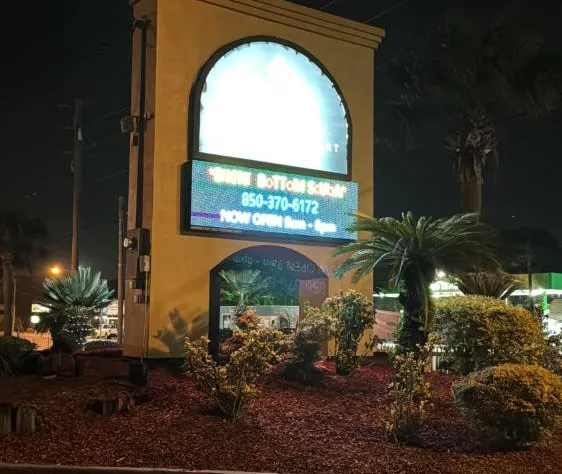 Marina Bay Resort hotel detail image 1